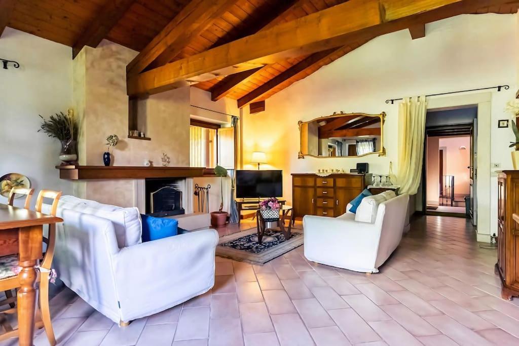Al Mulino - Immerso Nel Golf Resort Polpenazze del Garda Eksteriør bilde